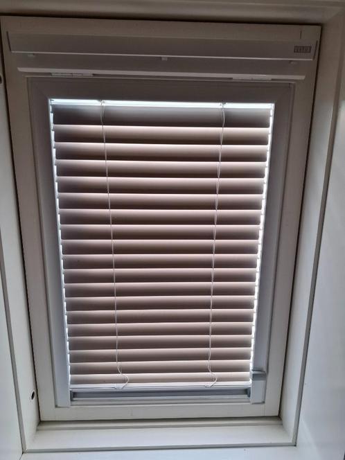 Velux jaloezie GGL 102, Huis en Inrichting, Stoffering | Gordijnen en Lamellen, Zo goed als nieuw, Minder dan 100 cm, Minder dan 50 cm