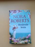 Nora Roberts – Stralende lente, Boeken, Ophalen of Verzenden, Zo goed als nieuw, Nora Roberts