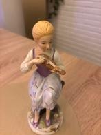 Porseleinen beeldje meisje met viool, Antiek en Kunst, Ophalen
