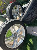 Volvo v 60 hybride 4 seizoen banden, Auto-onderdelen, Banden en Velgen, Ophalen, Banden en Velgen, 17 inch, 235 mm