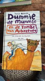 Tosca Menten - Dummie de mummie en de tombe van Achnetoet, Ophalen of Verzenden, Zo goed als nieuw, Tosca Menten