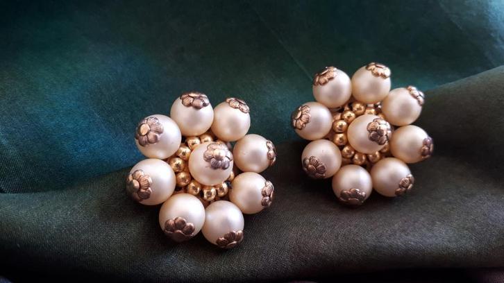Oude 'Parel' Oorclips Goudkl. Accenten. GRATIS Verzending., Sieraden, Tassen en Uiterlijk, Antieke sieraden, Oorbellen, Overige materialen