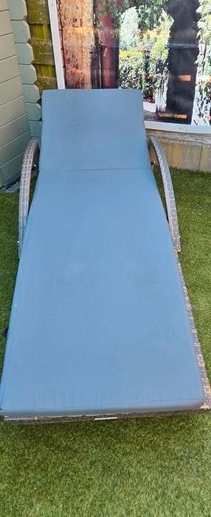 Zgan wicker ligbed. Verstelbaar met dik kussen, Tuin en Terras, Ligbedden, Zo goed als nieuw, Wicker, Verstelbaar, Ophalen of Verzenden