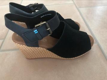 Toms sandalen zwart suède/leer maat 36 nieuw.