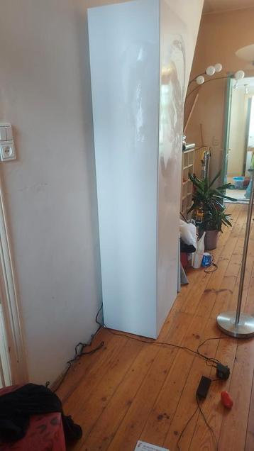 Keukenkast of badkamerkast. Ikea Metod.