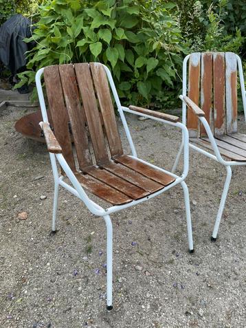 Leuke set tuinstoelen wit met hout beschikbaar voor biedingen