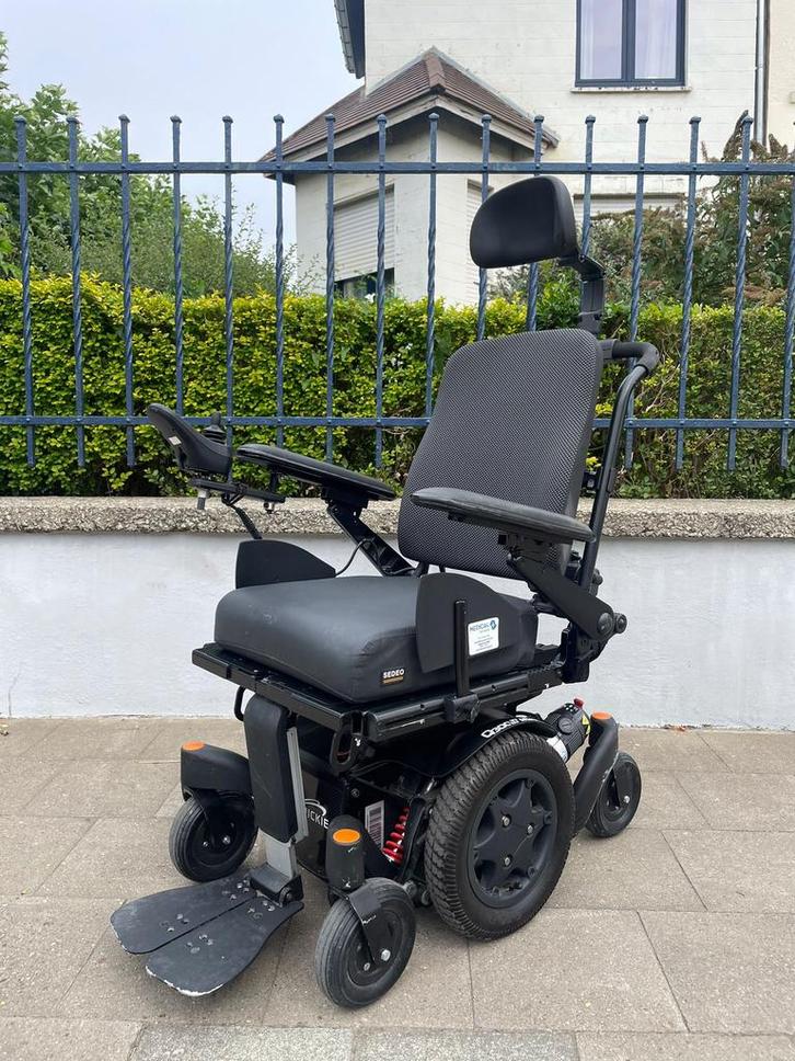Elektrische rolstoel Quickie Q300 mini in nieuwstaat, Diversen, Rolstoelen, Zo goed als nieuw, Elektrische rolstoel, Inklapbaar