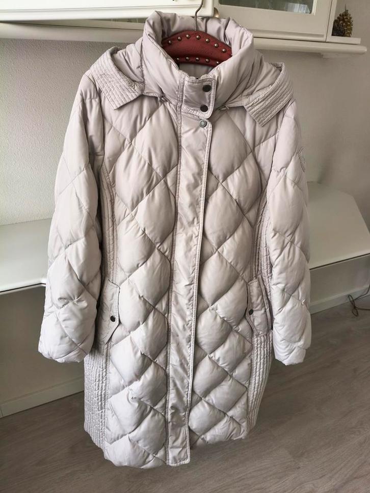 Lange dames Winterjas Fuchs Schmitt Daune, Kleding | Dames, Jassen | Winter, Zo goed als nieuw, Maat 42/44 (L), Verzenden