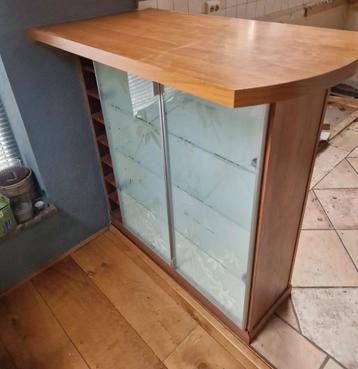 Kleine Bar/ Balie  beschikbaar voor biedingen