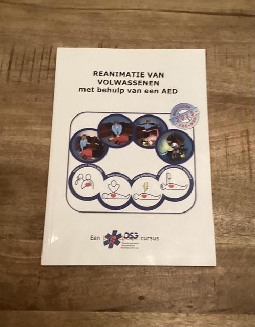 Reanimatie van volwassenen met behulp van een AED, Boeken, Studieboeken en Cursussen, Zo goed als nieuw, Ophalen of Verzenden
