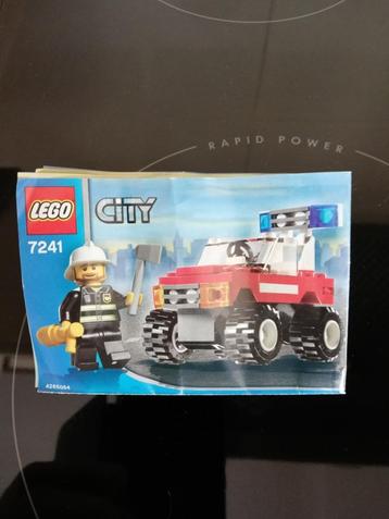 zgan lego city7241, brandweer autootje helemaal compleet beschikbaar voor biedingen