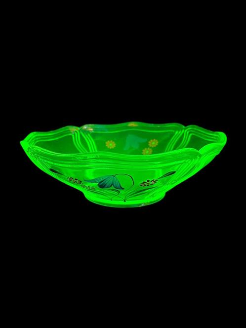 Uranium schaal ( Johansfors glasbruk ), Antiek en Kunst, Antiek | Glas en Kristal, Ophalen of Verzenden