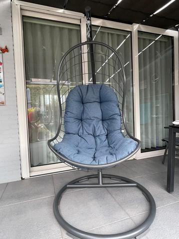 Mooie Lesud hangstoel eggchair loungestoel  beschikbaar voor biedingen