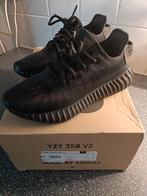 Adidas Yeezy Boost 350 V2 Zwart - Maat 37 1/3, Kleding | Heren, Schoenen, Zwart, Ophalen of Verzenden, Adidas, Sneakers of Gympen