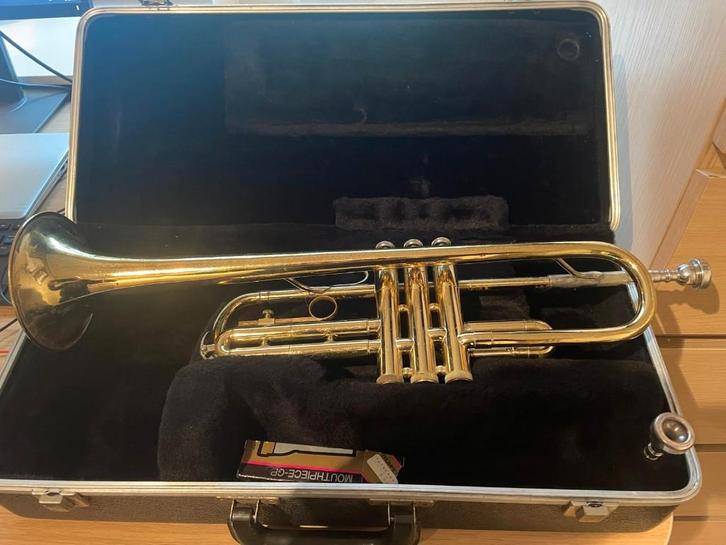 Bundy trompet te koop, Muziek en Instrumenten, Blaasinstrumenten | Trompetten, Gebruikt, Bes-trompet, Met koffer, Ophalen