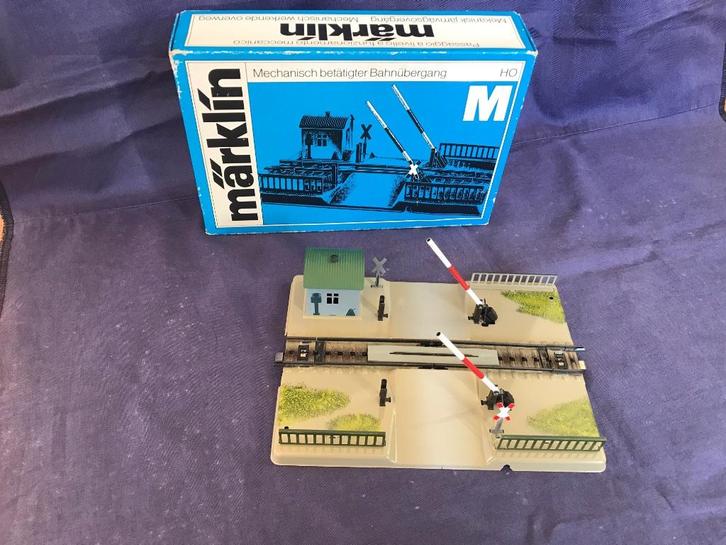 Marklin overweg 7390 voor M-rail, Hobby en Vrije tijd, Modeltreinen | H0, Zo goed als nieuw, Overige typen, Wisselstroom, Märklin