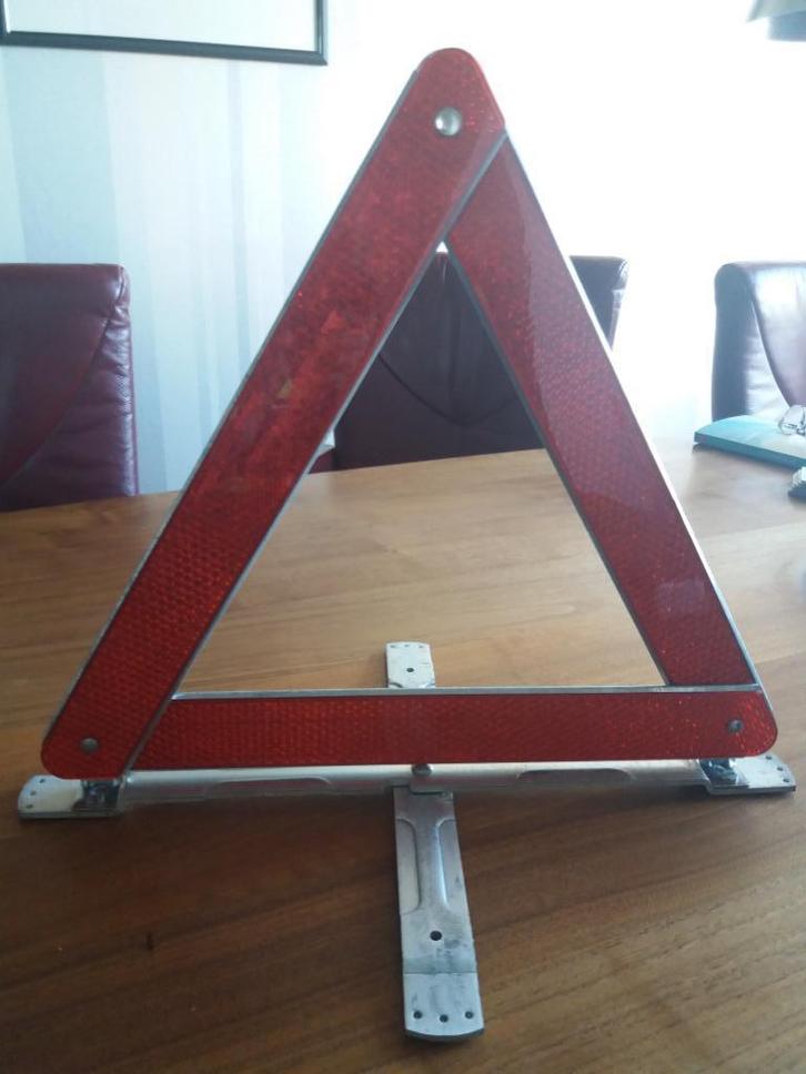 Gevarendriehoek in opbergkoker, Auto diversen, Auto-accessoires, Zo goed als nieuw, Ophalen of Verzenden