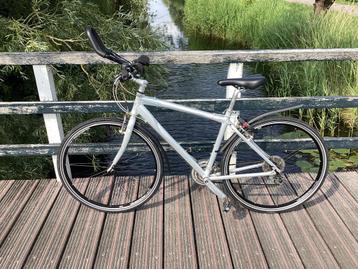 Giant CRS SE Hybride, Maat M, 24 versnellingen, Aluminium beschikbaar voor biedingen