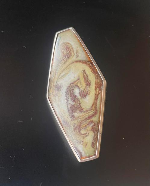 Zilveren broche met agaat steen, Sieraden, Tassen en Uiterlijk, Broches, Zo goed als nieuw, Zilver, Zilver, 4 tot 7 cm, Met edelsteen