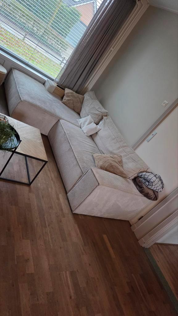 Bank met slaapfunctie 268 cm breed., Huizen en Kamers, Kamers te huur