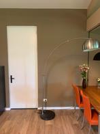 Booglamp met marmeren voet, Huis en Inrichting, Lampen | Vloerlampen, Ophalen of Verzenden, Zo goed als nieuw, Metaal, Modern