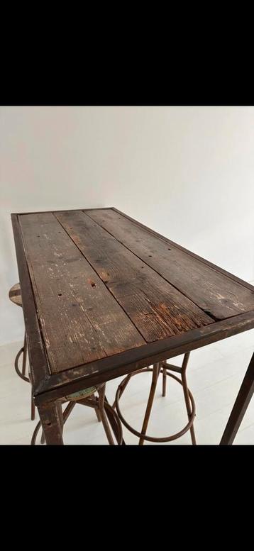 Bartafel beschikbaar voor biedingen