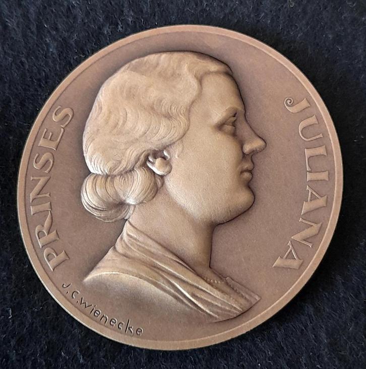 Bronzen penning Prinses Juliana geboorte te 30-4-1909, Postzegels en Munten, Penningen en Medailles, Brons, Nederland, Ophalen of Verzenden