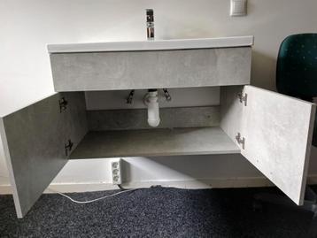 Badkamer meubel beschikbaar voor biedingen