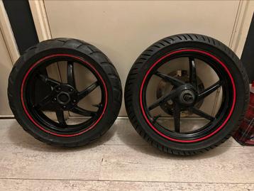 Gilera Runner RST velgen beschikbaar voor biedingen