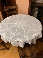 Gehaakt Tafelkleed - Vintage Charme, Huis en Inrichting, Tafelkleden, Ophalen of Verzenden, Gebruikt, Rond, Binnen