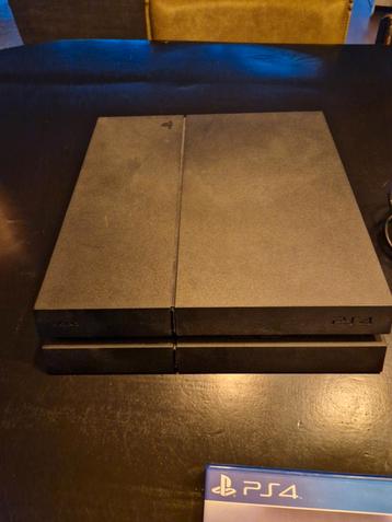 Playstation 4 incl. Games en 2 controllers  beschikbaar voor biedingen