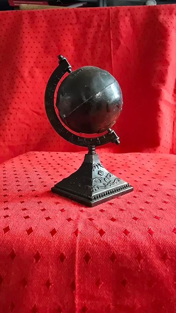 Vintage Miniatuur Wereldbol Puntenslijper, Verzamelen, Retro, Ophalen of Verzenden