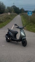 Zip kappenset (beschadigd), Fietsen en Brommers, Scooters | Piaggio, Ophalen, Zo goed als nieuw, Benzine, Zip