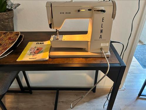 Elna naaimachine met kniebesturing., Hobby en Vrije tijd, Naaimachines en Toebehoren, Gebruikt, Overige merken, Ophalen of Verzenden