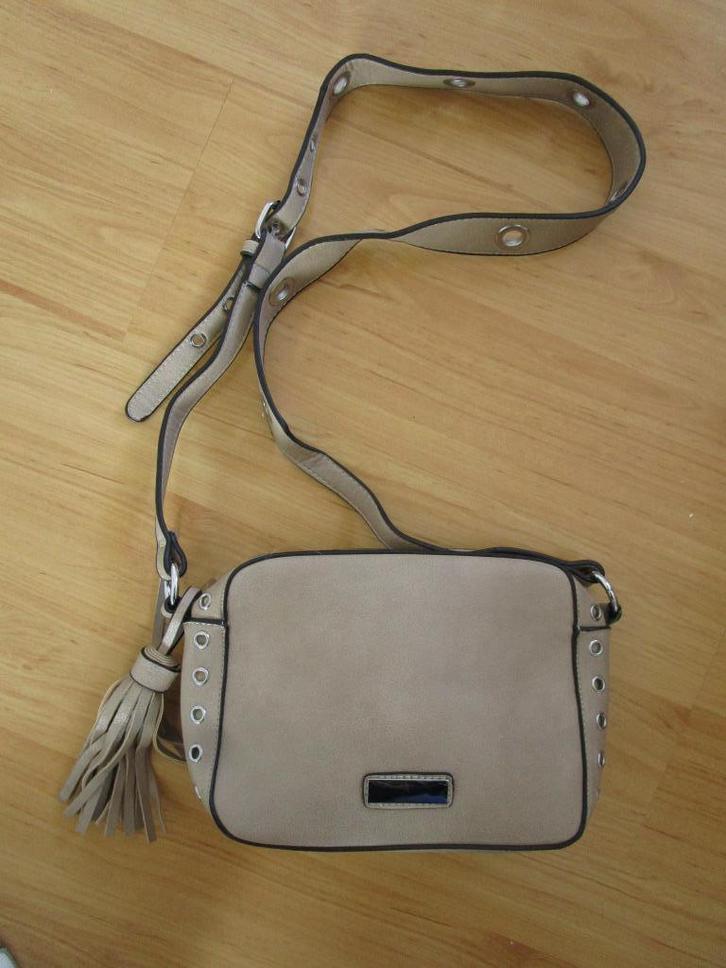Mandoline - beige schoudertas met gebloemde voering, Sieraden, Tassen en Uiterlijk, Tassen | Schoudertassen, Zo goed als nieuw