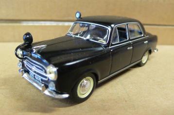 peugeot 403 - gendarmerie radarauto - 1/43- beschikbaar voor biedingen