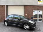 Peugeot 207 1.4-16V Color-line|AIRCO|NIEUWE APK|LAGE KMS, Auto's, Peugeot, Voorwielaandrijving, Stof, Zwart, 4 cilinders