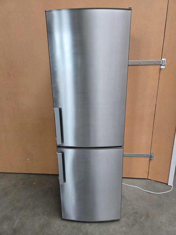 Nette Ikea Kylig koel- vriescombinatie A++ *no frost*, Witgoed en Apparatuur, Koelkasten en IJskasten, Met aparte vriezer, 200 liter of meer