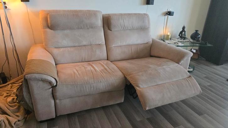 Elektrische relaxbank - 2 jaar oud, Huis en Inrichting, Banken | Bankstellen, Zo goed als nieuw, Rechte bank, Tweepersoons, 150 tot 200 cm