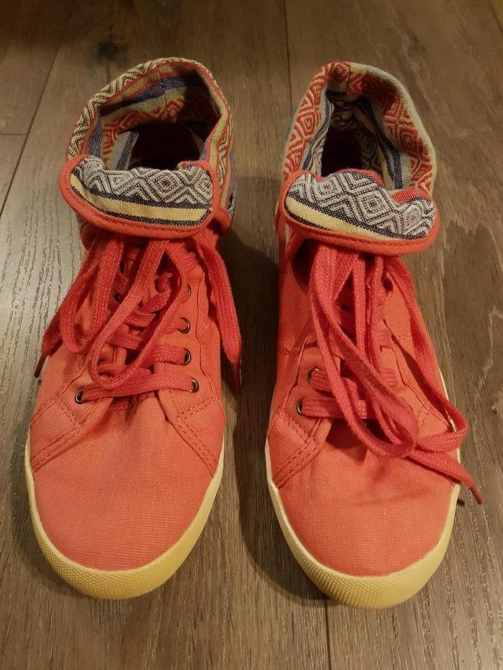 Linnen schoenen voor dames -- maat 36 -- Emilio Luca X Red, Kleding | Dames, Schoenen, Zo goed als nieuw, Sneakers of Gympen, Rood