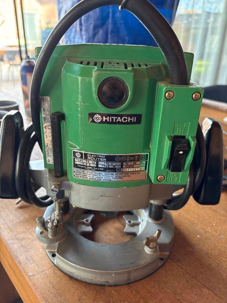 Hitachi TR12 Bovenfrees - freesmachine, Doe-het-zelf en Verbouw, Gereedschap | Freesmachines, Gebruikt, Elektrisch, Bovenfrees