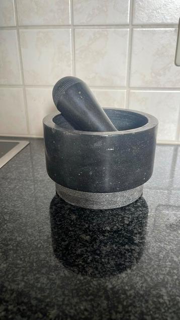 Vijzel, belgisch hardsteen. beschikbaar voor biedingen