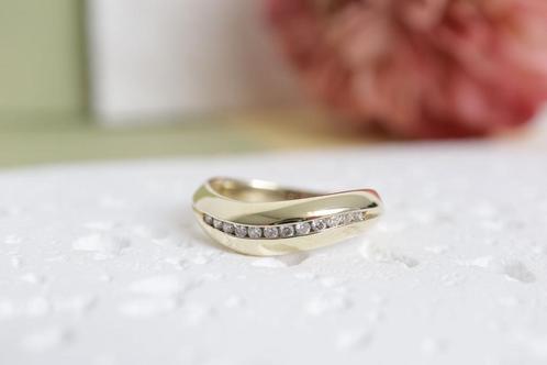 14 Karaat Golvende Gouden Ring, Sieraden, Tassen en Uiterlijk, Ringen, Zo goed als nieuw, Dame, 18 tot 19, Goud, Goud, Ophalen of Verzenden