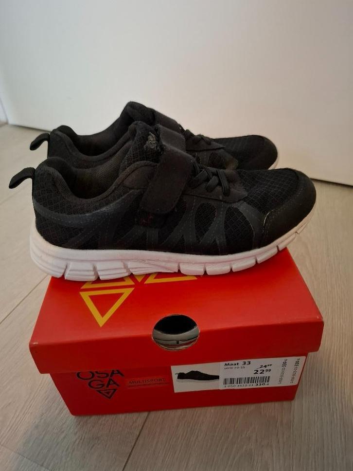 Osaga Sharp kinder hardloopschoenen - Zwart - Maat 33, Kinderen en Baby's, Kinderkleding | Schoenen en Sokken, Zo goed als nieuw