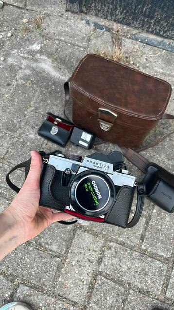 Vintage camera praktica super TL2 + extra lenzen en flitser beschikbaar voor biedingen