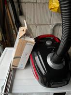 Nieuwe stofzuiger met extra zakken nieuwprijs €80,-, Witgoed en Apparatuur, Stofzuigers, Ophalen, Zo goed als nieuw
