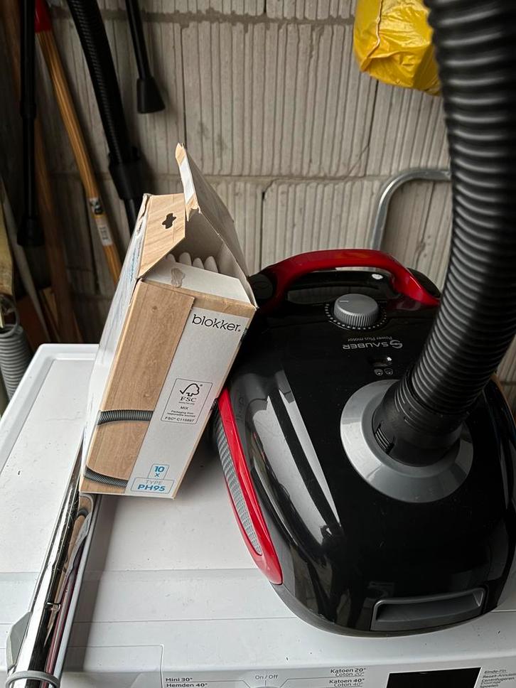 Nieuwe stofzuiger met extra zakken nieuwprijs €80,-, Witgoed en Apparatuur, Stofzuigers, Zo goed als nieuw, Ophalen