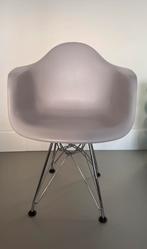 Vitra Eames DAR kinderstoel look a like, Huis en Inrichting, Stoelen, Ophalen, Kunststof, Zo goed als nieuw, Eén