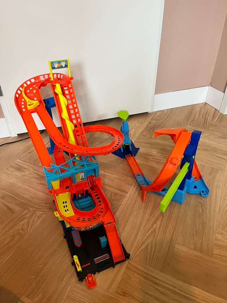 Hotwheelz achtbaan + stuntbaan, Ophalen, Racebaan, Zo goed als nieuw, Hot Wheels