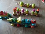 3 nieuwe houten treintjes met blokken erg kleurrijk 1-4 jaar, Ophalen of Verzenden, Nieuw, Duw- of Trekspeelgoed